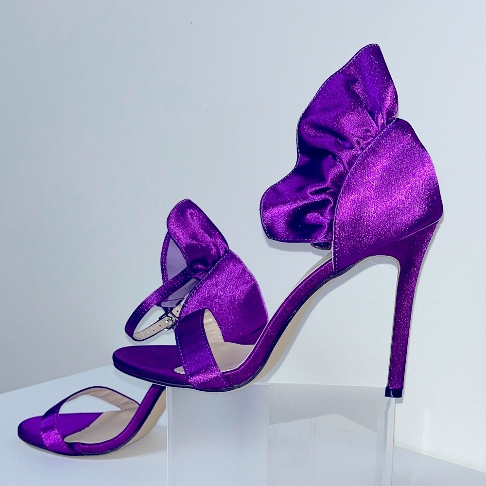 Shoes, satin purple stilettos. Fancy party shoes. Clean, pre loved, marked sz 42